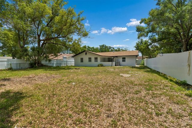 7906 N FREMONT AVENUE, Tampa, FL 33604