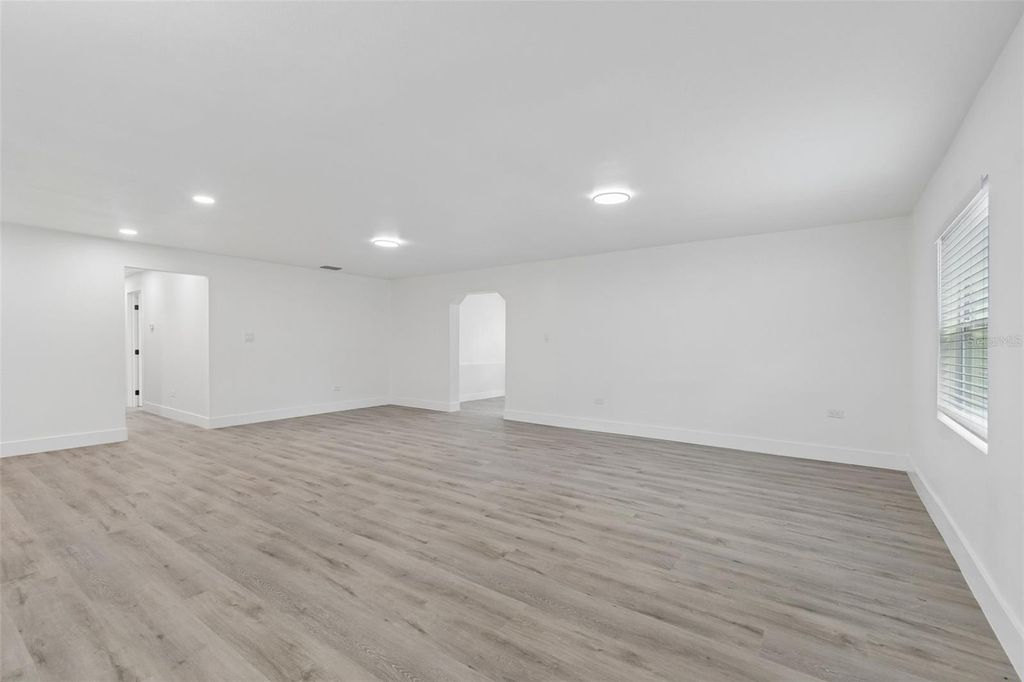 Image 17 of property listing at 7906 N FREMONT AVENUE, Tampa, FL 33604