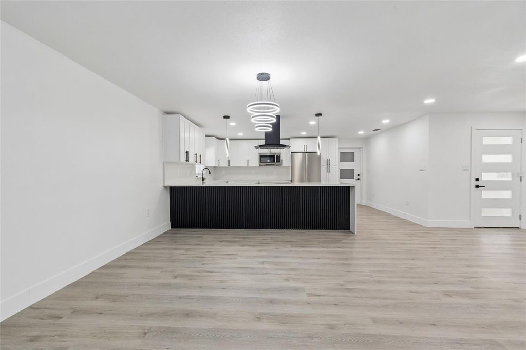 Image 22 of property listing at 7906 N FREMONT AVENUE, Tampa, FL 33604