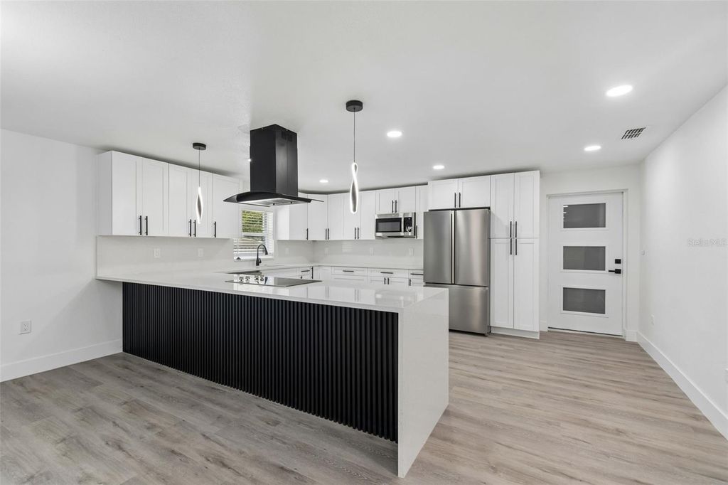 Image 26 of property listing at 7906 N FREMONT AVENUE, Tampa, FL 33604