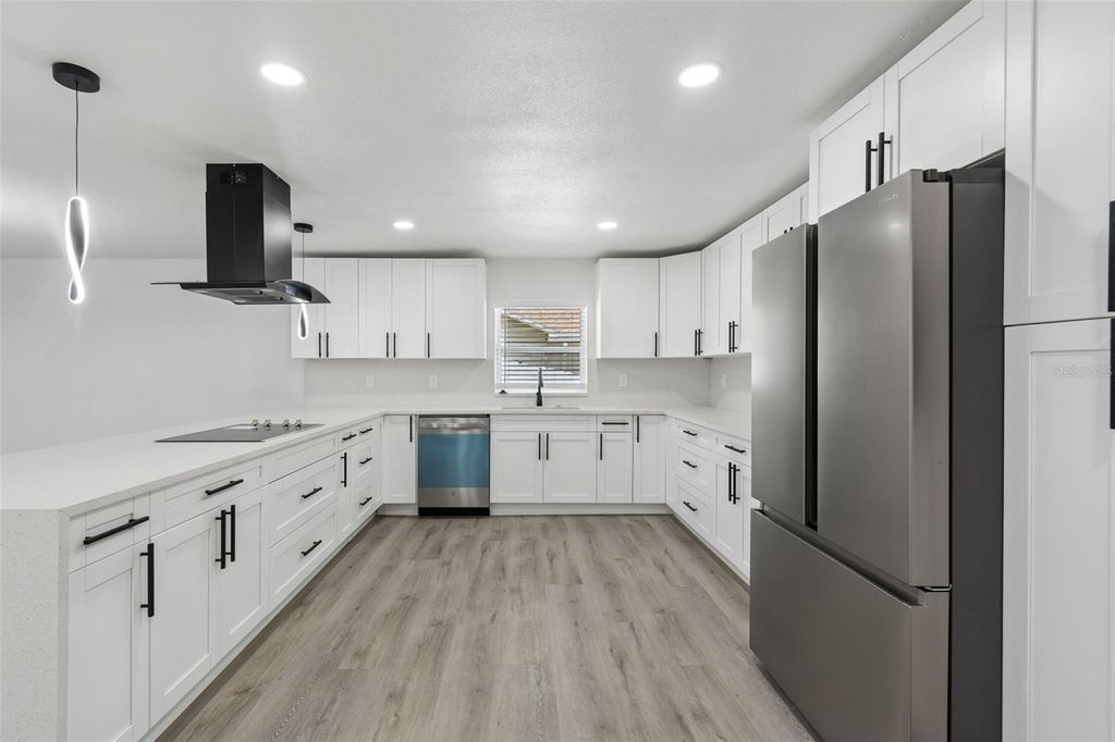 Image 28 of property listing at 7906 N FREMONT AVENUE, Tampa, FL 33604