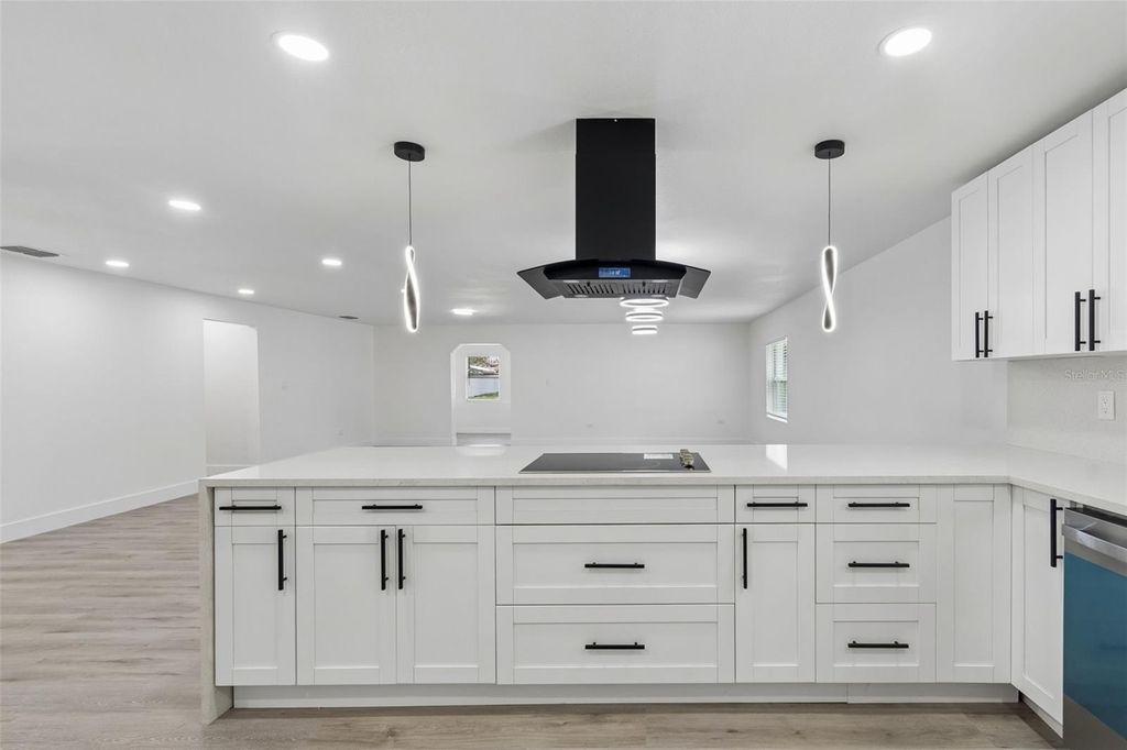 Image 32 of property listing at 7906 N FREMONT AVENUE, Tampa, FL 33604