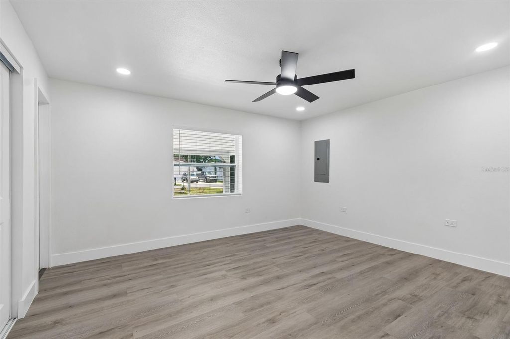 Image 43 of property listing at 7906 N FREMONT AVENUE, Tampa, FL 33604