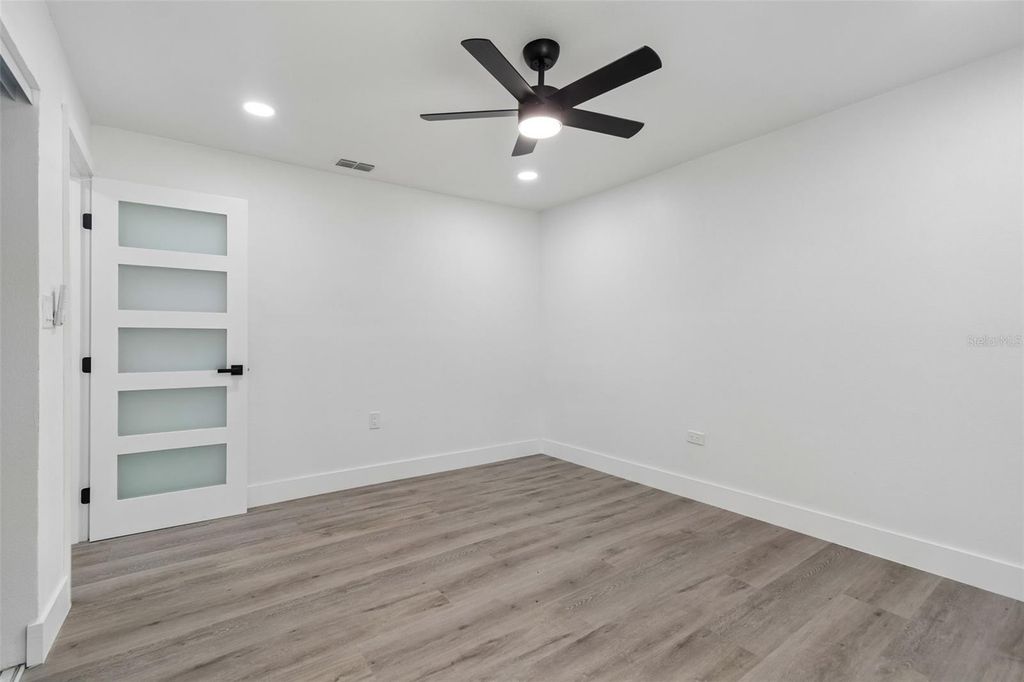 Image 54 of property listing at 7906 N FREMONT AVENUE, Tampa, FL 33604
