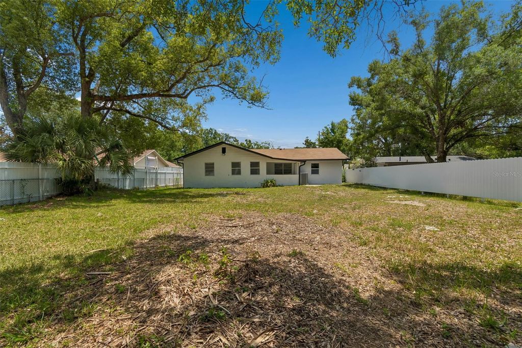 Image 73 of property listing at 7906 N FREMONT AVENUE, Tampa, FL 33604