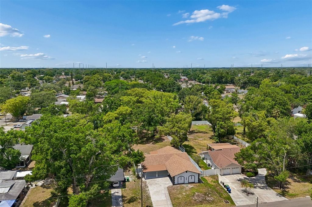Image 79 of property listing at 7906 N FREMONT AVENUE, Tampa, FL 33604