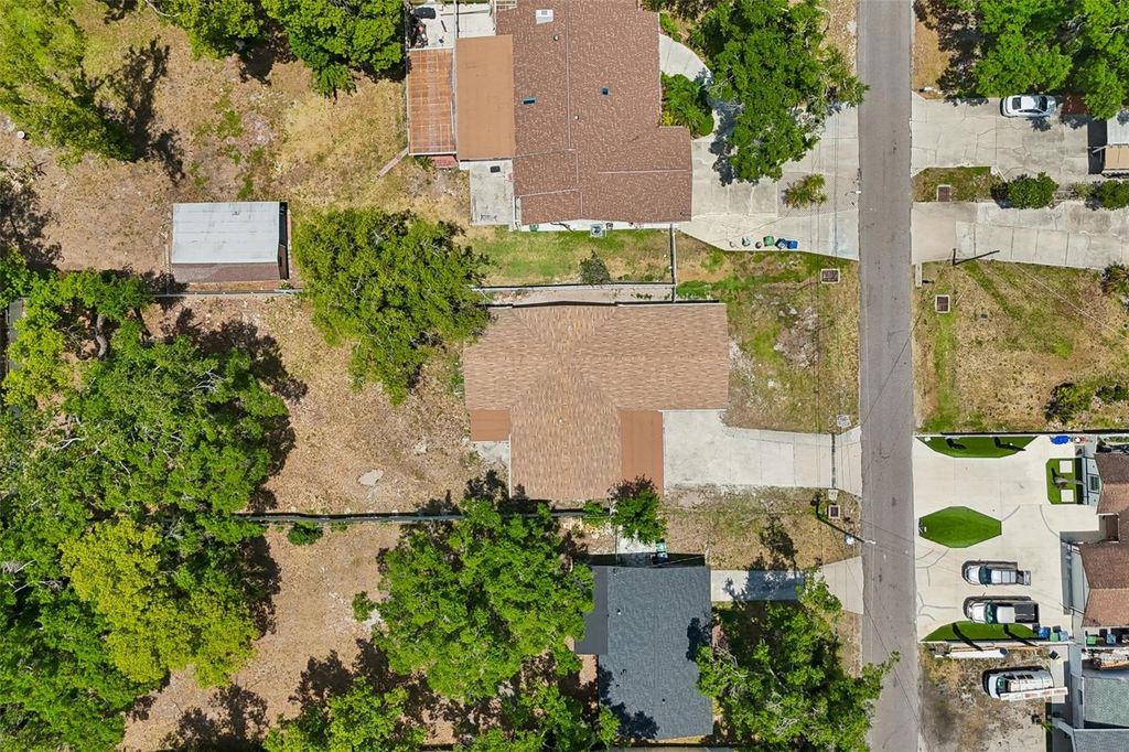 Image 81 of property listing at 7906 N FREMONT AVENUE, Tampa, FL 33604