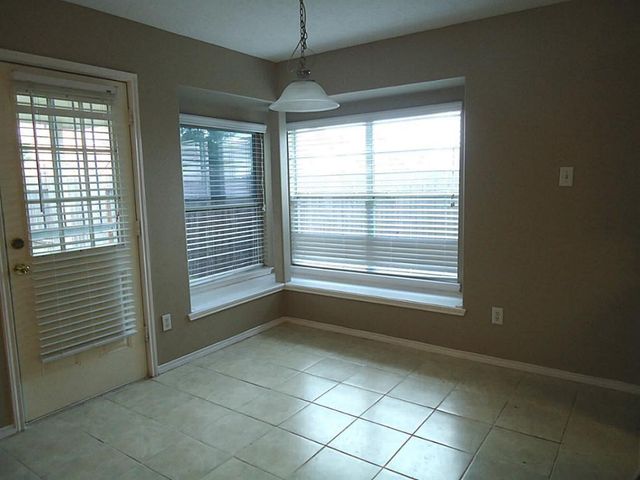 11047 Knobbley Oak Court, Houston, TX 77065