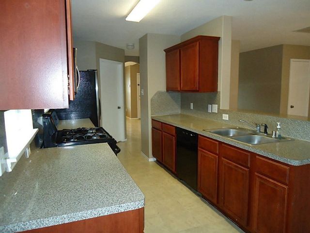 11047 Knobbley Oak Court, Houston, TX 77065