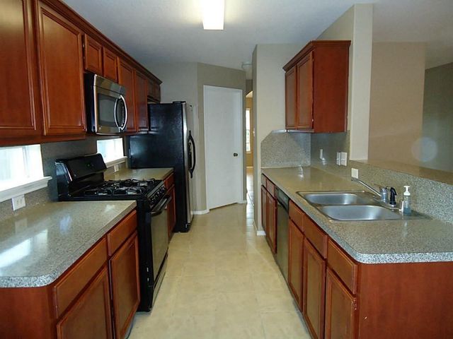 11047 Knobbley Oak Court, Houston, TX 77065