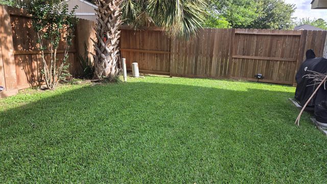 11047 Knobbley Oak Court, Houston, TX 77065