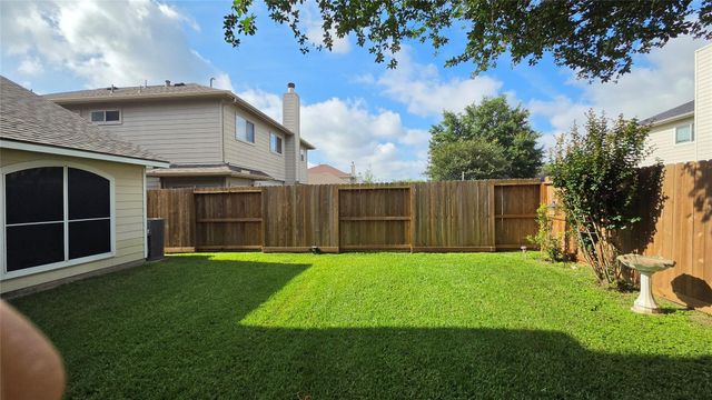 11047 Knobbley Oak Court, Houston, TX 77065