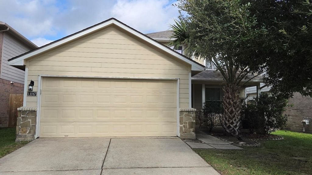 11047 Knobbley Oak Court, Houston, TX 77065