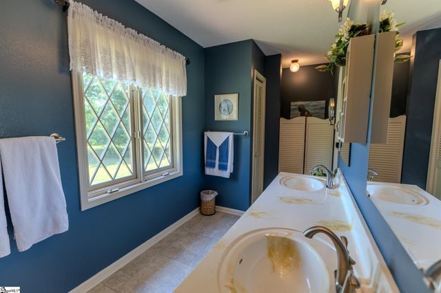 124 Timberlake Circle, Inman, SC 29349