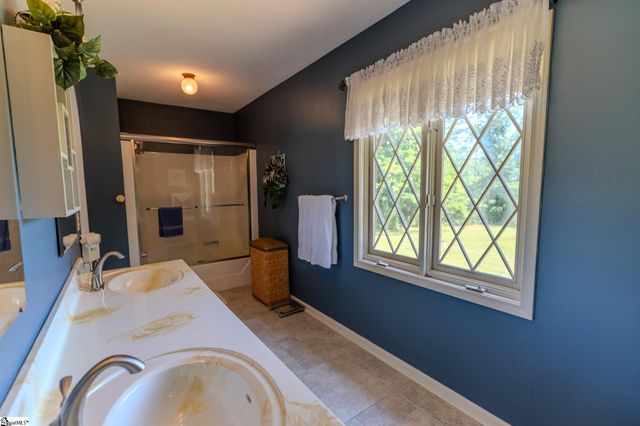 124 Timberlake Circle, Inman, SC 29349