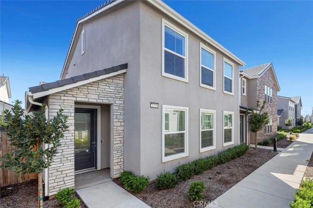 2725 E Teaberry Drive, Fresno, CA 93730