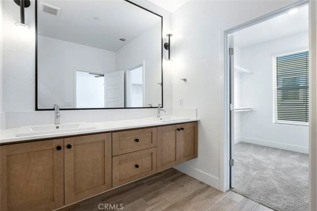 2725 E Teaberry Drive, Fresno, CA 93730