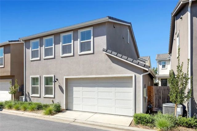 2725 E Teaberry Drive, Fresno, CA 93730