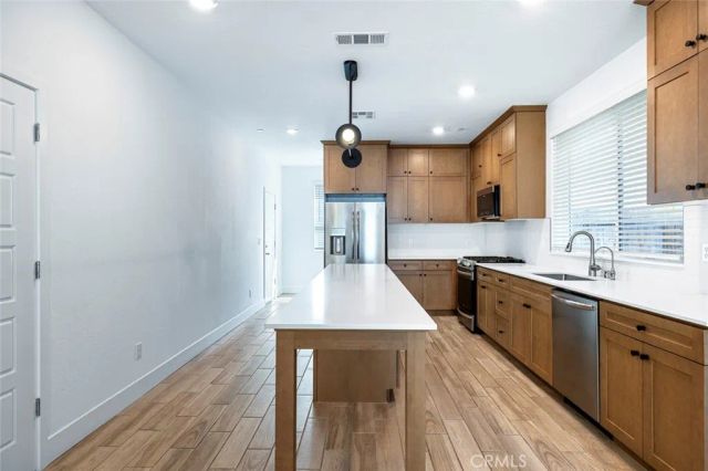 2725 E Teaberry Drive, Fresno, CA 93730