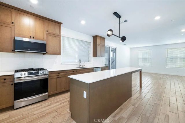 2725 E Teaberry Drive, Fresno, CA 93730