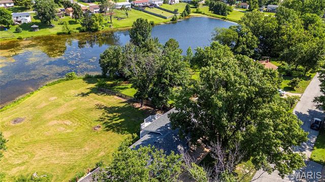 1889 Westbourne Way, Fenton, MO 63026