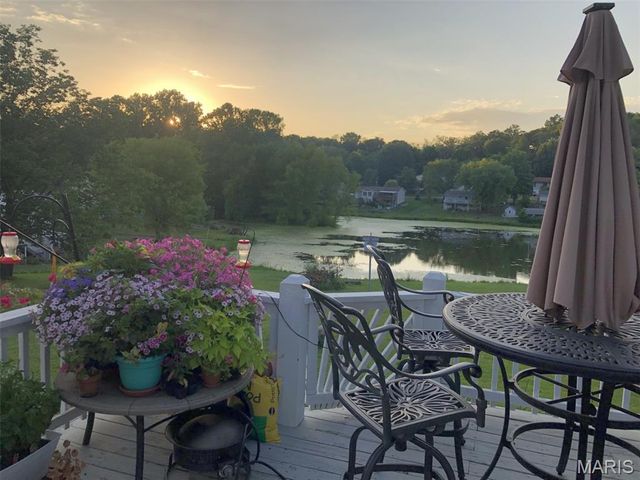 1889 Westbourne Way, Fenton, MO 63026