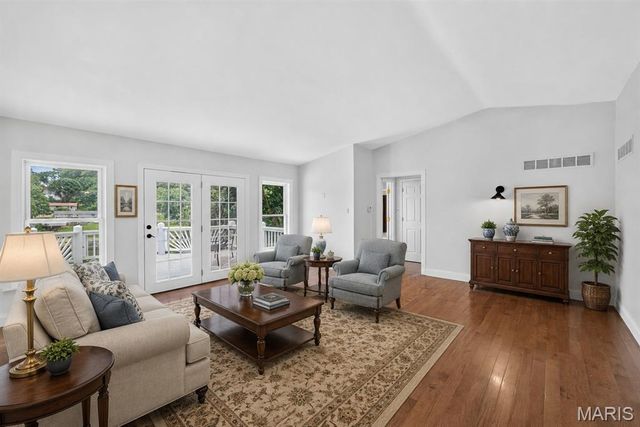 1889 Westbourne Way, Fenton, MO 63026