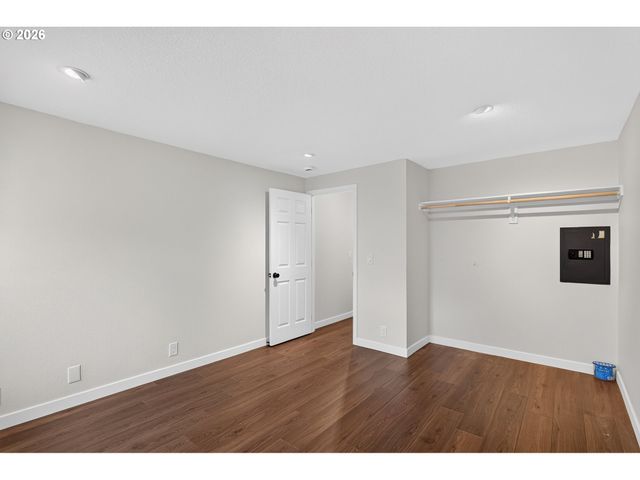 47 EAGLE CREST Dr 14, Lake Oswego, OR 97035