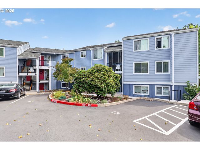 47 EAGLE CREST Dr 14, Lake Oswego, OR 97035