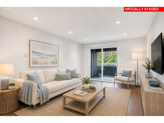 47 EAGLE CREST Dr 14, Lake Oswego, OR 97035
