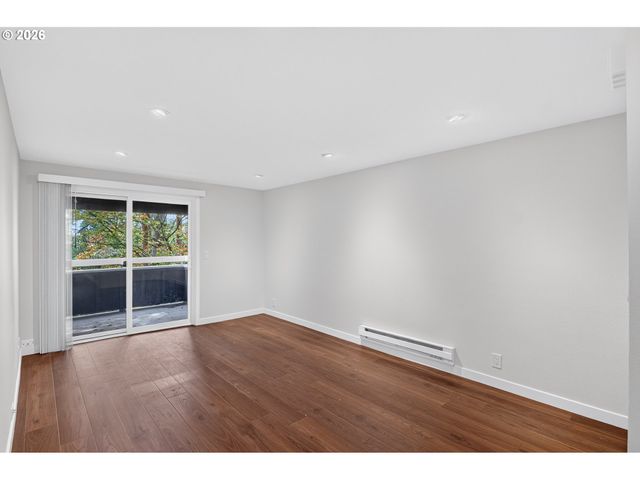 47 EAGLE CREST Dr 14, Lake Oswego, OR 97035