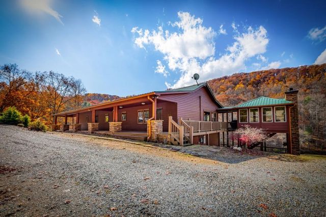 908 Cashes Valley Road, Cherry Log, GA 30522