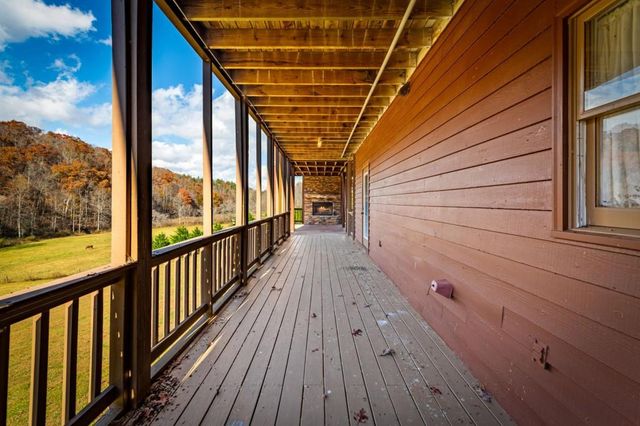 908 Cashes Valley Road, Cherry Log, GA 30522