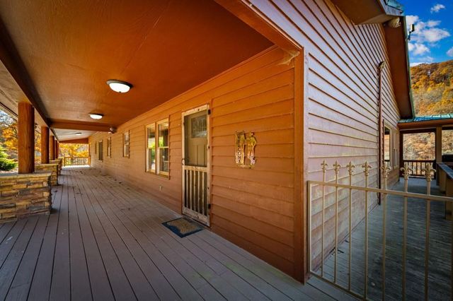 908 Cashes Valley Road, Cherry Log, GA 30522