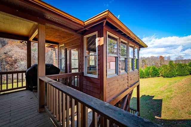 908 Cashes Valley Road, Cherry Log, GA 30522