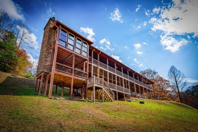 908 Cashes Valley Road, Cherry Log, GA 30522