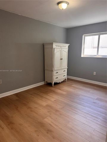 8045 NE 1st Ave 3, Miami, FL 33138