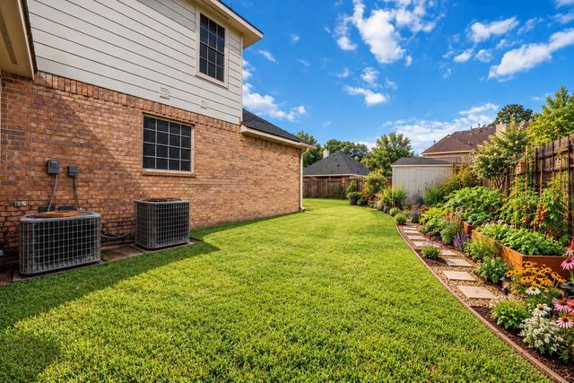5504 Park Thicket Lane, Rosharon, TX 77583