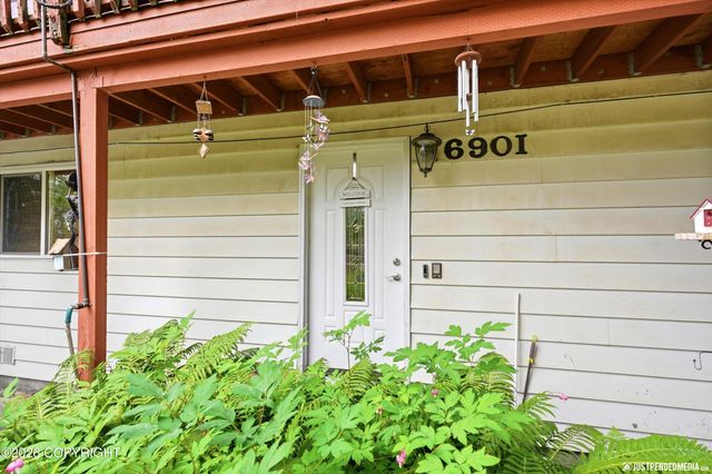 6901 Trafford Drive, Anchorage, AK 99504