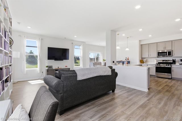 904 Salt Springs Drive, Saline Township, MI 48176