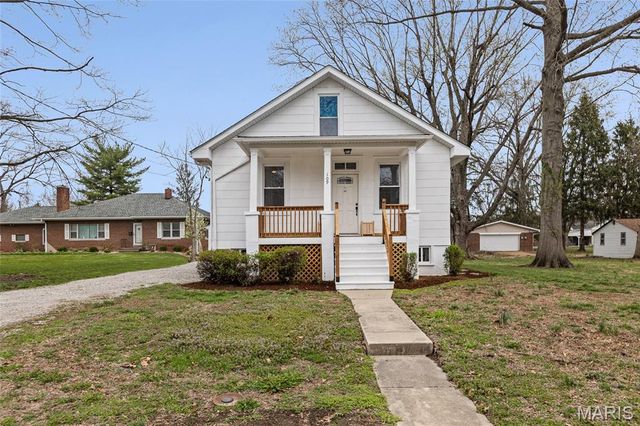 109 S 38th Street, Belleville, IL 62226