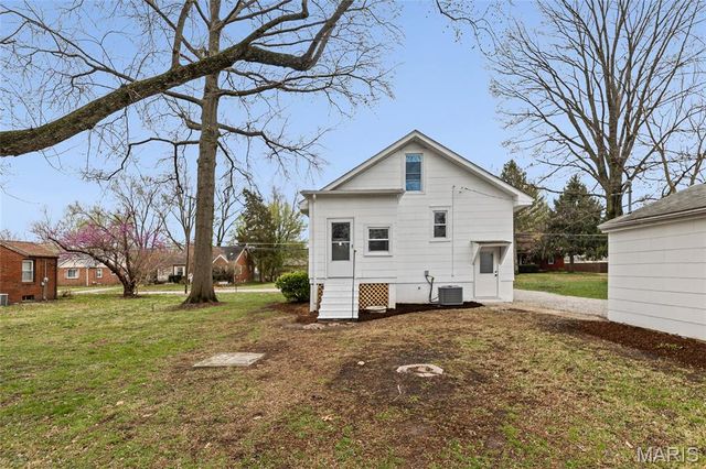 109 S 38th Street, Belleville, IL 62226