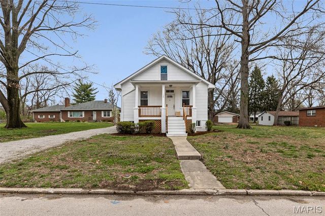 109 S 38th Street, Belleville, IL 62226