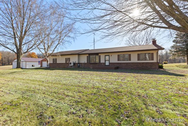 7480 E 5 Mile Road, White Cloud, MI 49349