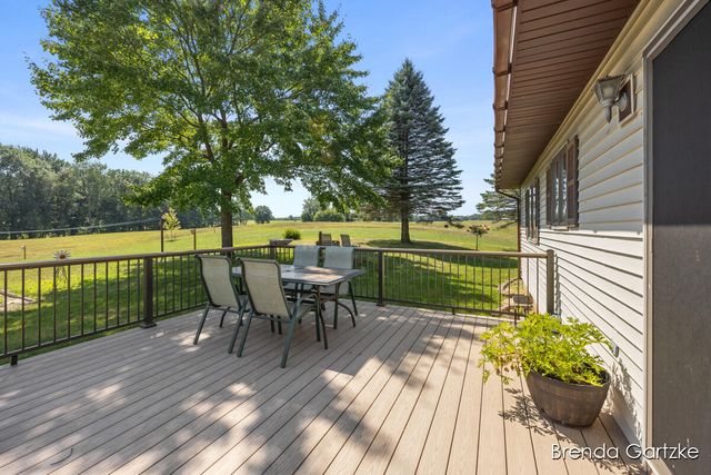 7480 E 5 Mile Road, White Cloud, MI 49349