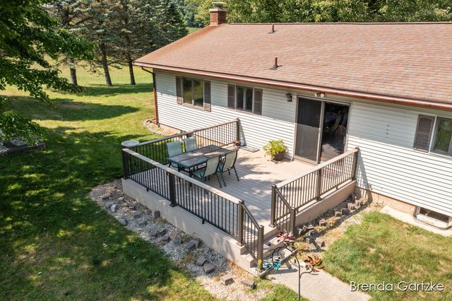 7480 E 5 Mile Road, White Cloud, MI 49349