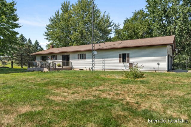 7480 E 5 Mile Road, White Cloud, MI 49349