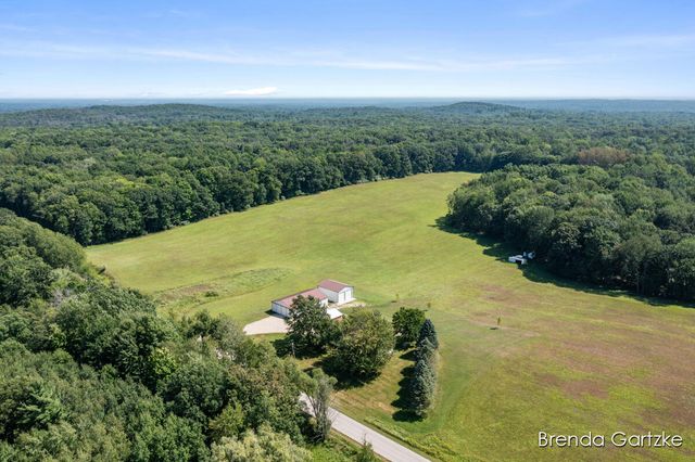 7480 E 5 Mile Road, White Cloud, MI 49349