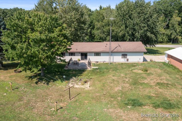 7480 E 5 Mile Road, White Cloud, MI 49349