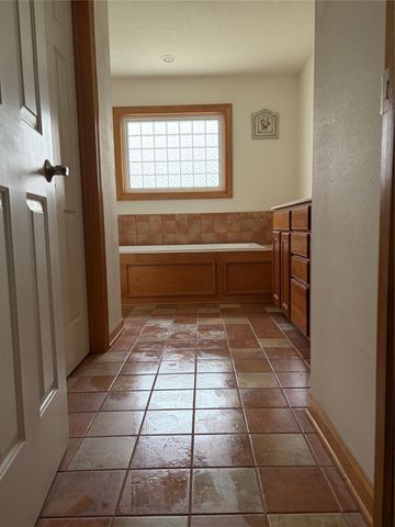 6309 NW 94th Street, Johnston, IA 50131